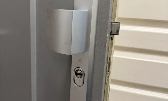 Remplacement de cylindre et installation de poignée blindée par FDS FAY DEPANN SERVICES, Cannes, FDS FAY DEPANN SERVICES