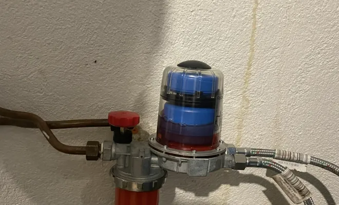 Remplacement d’un filtre fioul avant l’arrivée du brûleur sur une chaudière saunier Duval à Biot par FDS FAY DEPANN SERVICES, Cannes, FDS FAY DEPANN SERVICES
