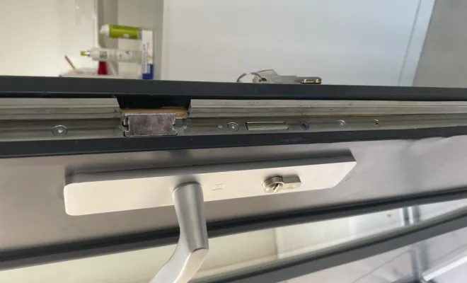 Installation serrure a 3 points a galet avec remplacement du canon européen et la poignée au Cannet  , Cannes, FDS FAY DEPANN SERVICES