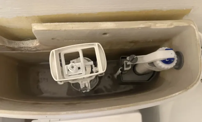Intervention rapide au Cannet pour un réservoir de WC qui fuit, Cannes, FDS FAY DEPANN SERVICES