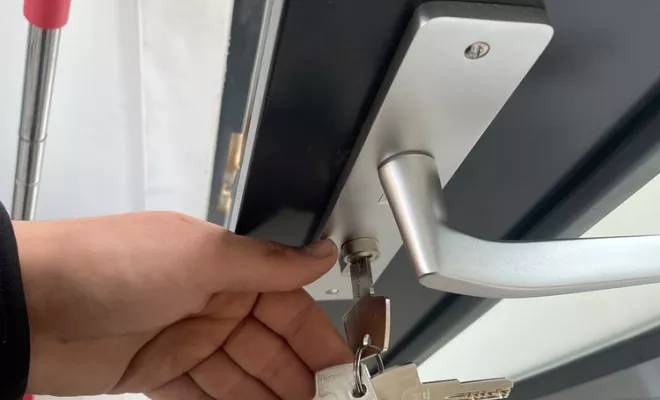 Ouverture de portes claquées ou bloquées, Cannes, FDS FAY DEPANN SERVICES