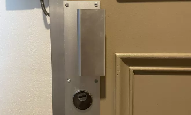 Ouverture de portes claquées ou bloquées, Cannes, FDS FAY DEPANN SERVICES